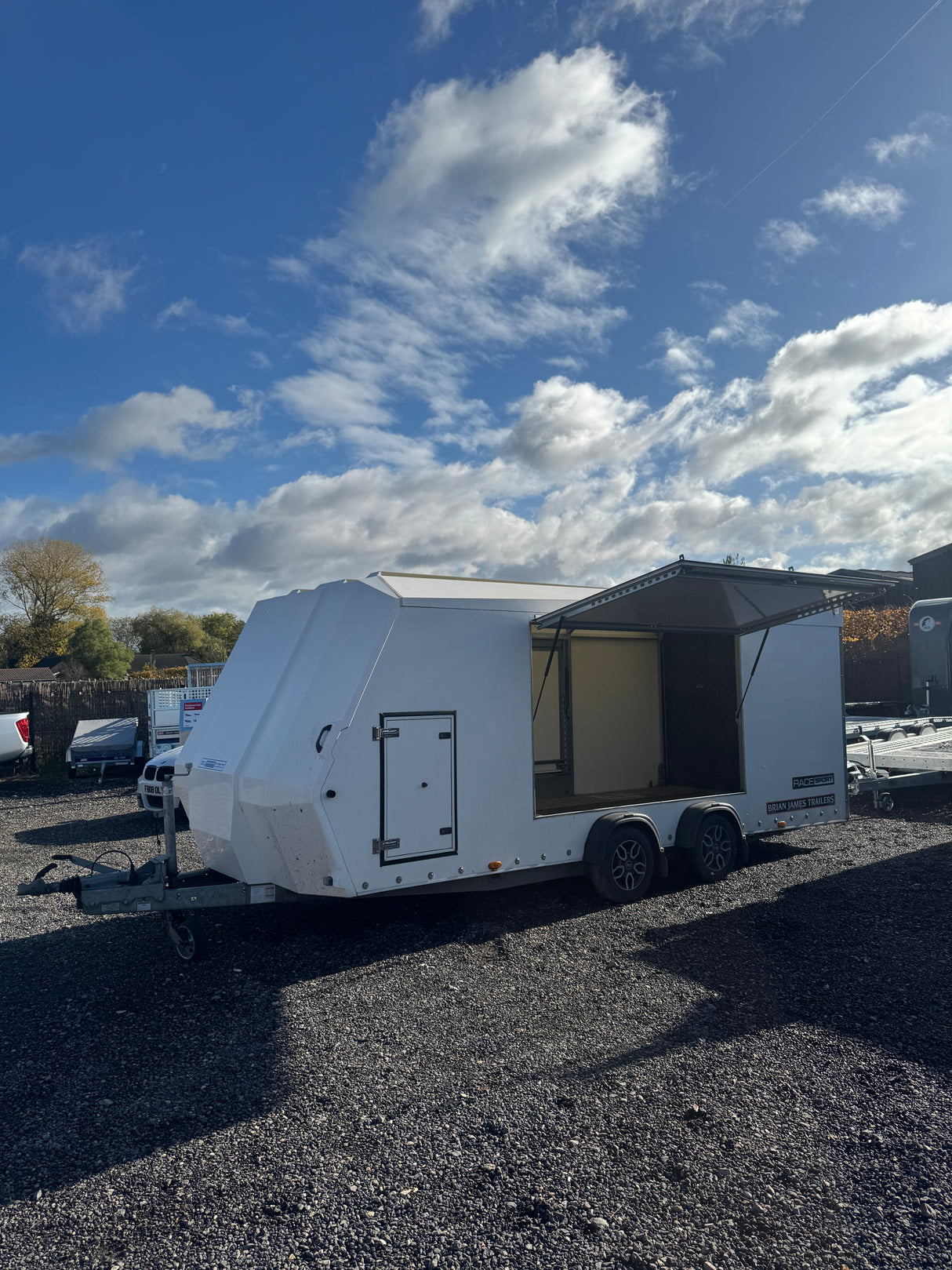 Brian James Race Sport 340-5010 Enclosed Car Vehicle Transport Trailer 5m x 2m 3000kg