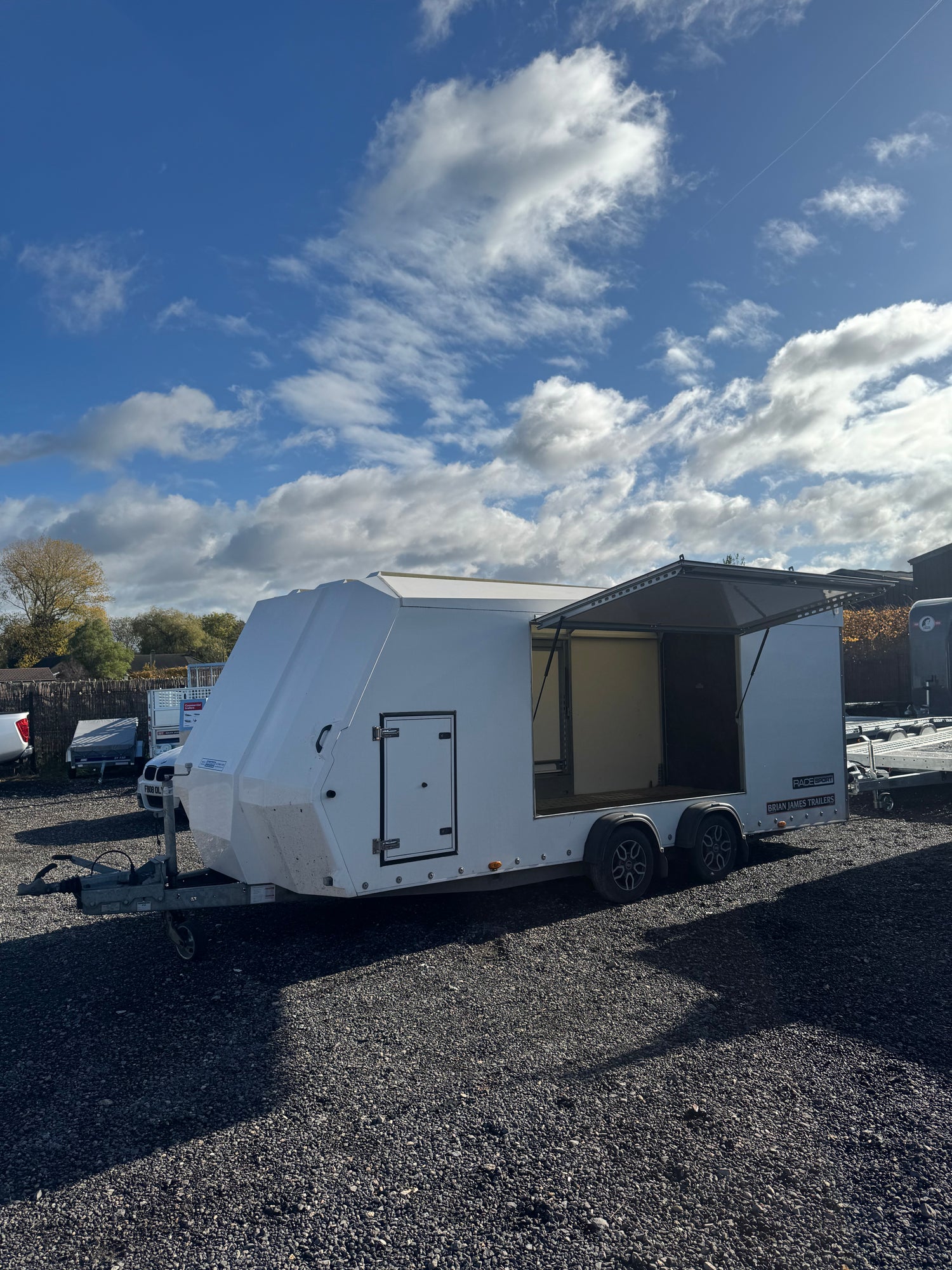 Brian James Race Sport 340-5010 Enclosed Car Vehicle Transport Trailer 5m x 2m 3000kg