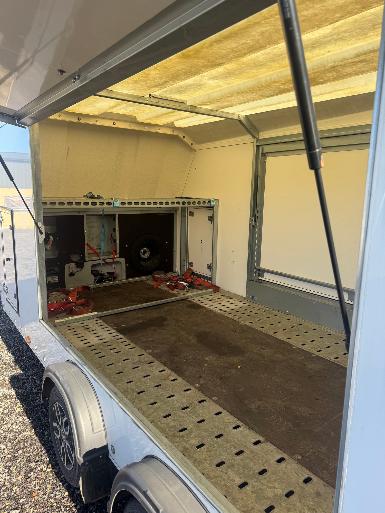 Brian James Race Sport 340-5010 Enclosed Car Vehicle Transport Trailer 5m x 2m 3000kg