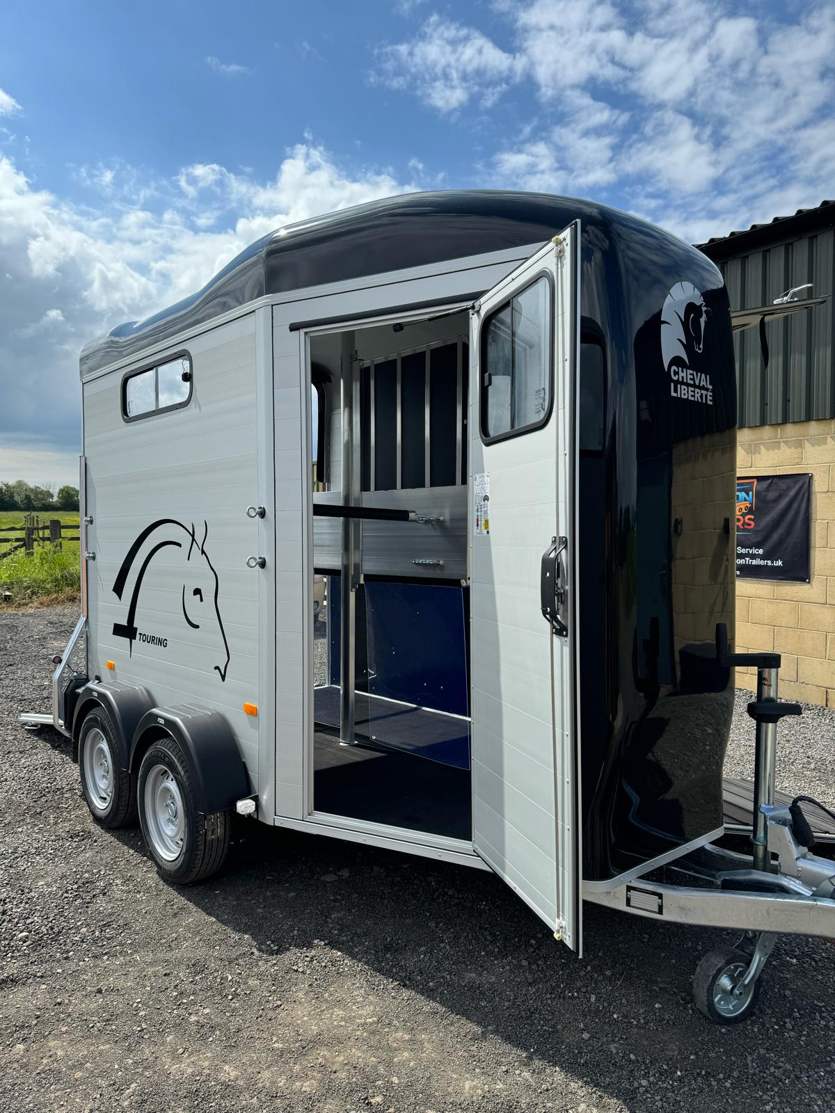 Cheval Liberte Touring Country with Tack Room Double Horse Box Trailer