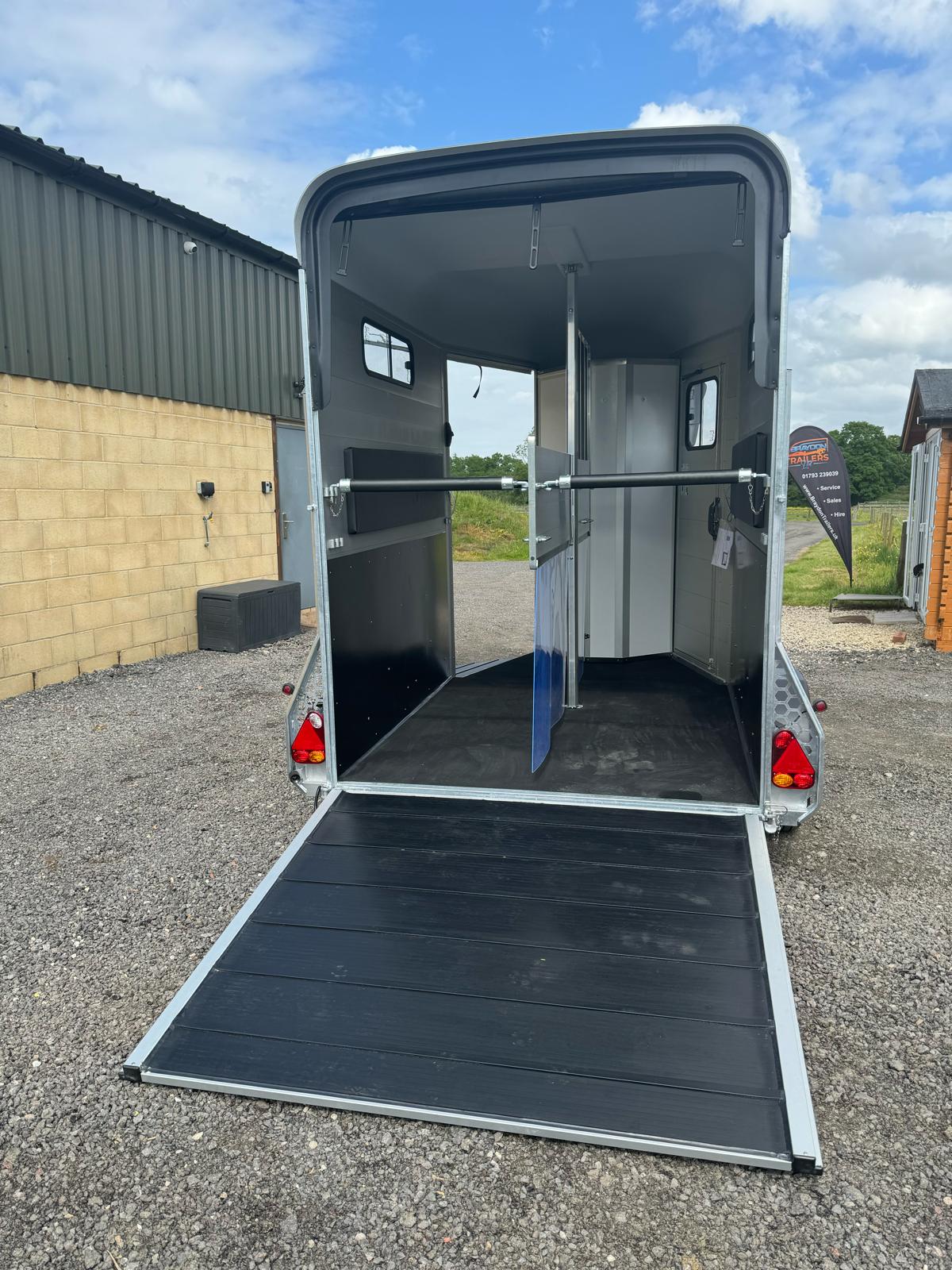 Cheval Liberte Touring Country with Tack Room Double Horse Box Trailer