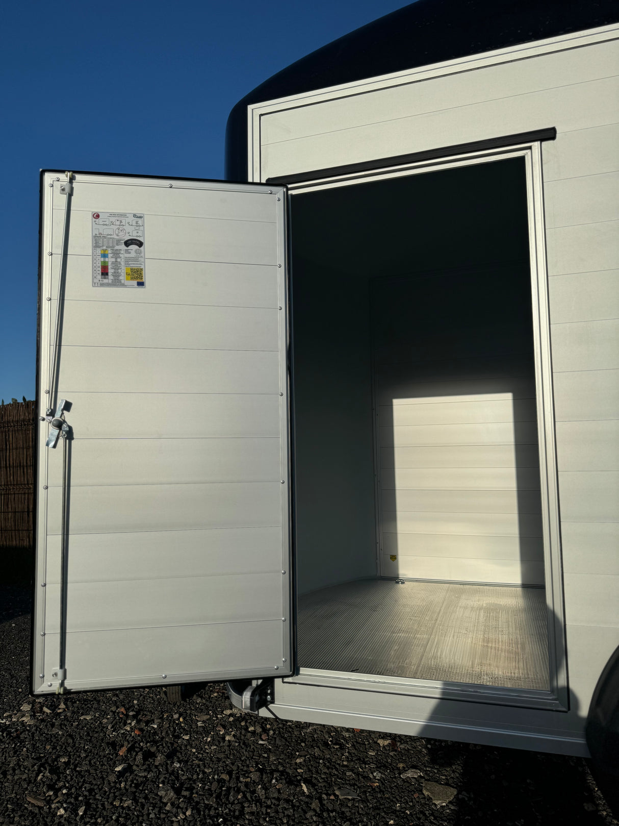 Debon Roadster C500 Twin Axle Box Van Trailer