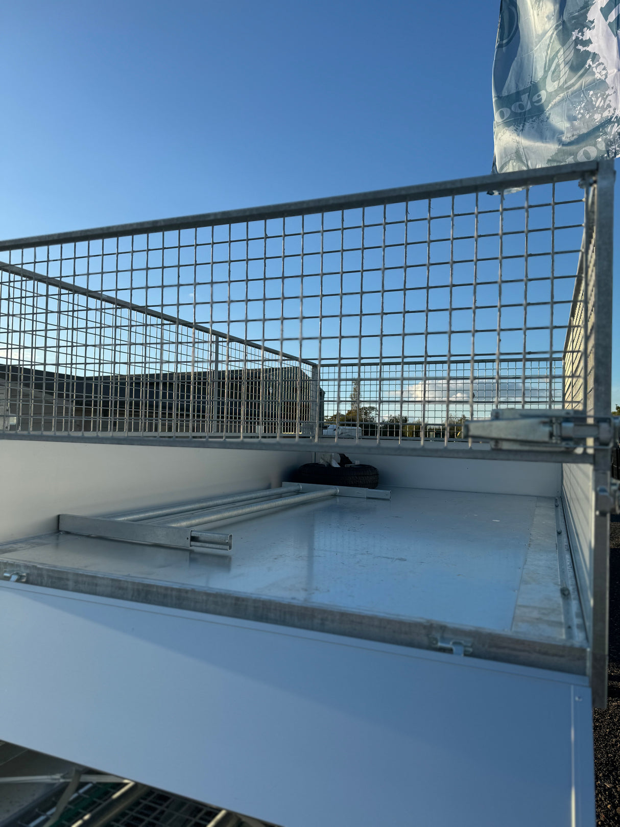 Debon Tipper Trailer PW3.6 Twin Axle 3 Way Electric / Manual Tipper 3500kg MGW