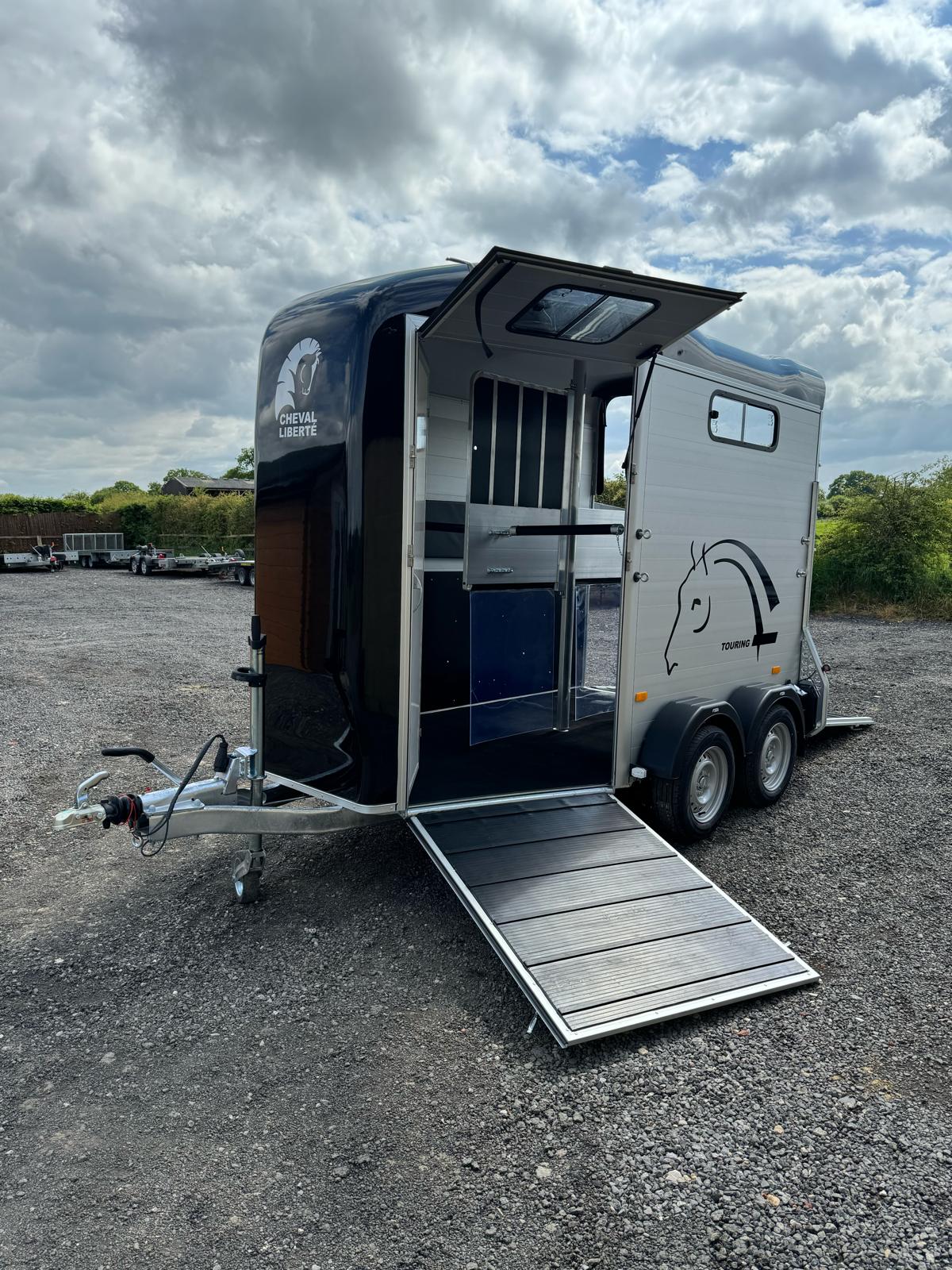Cheval Liberte Touring Country with Tack Room Double Horse Box Trailer