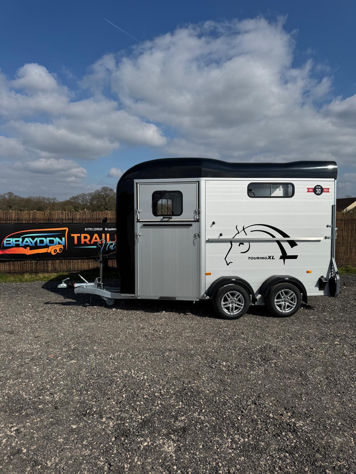 Cheval Liberte Touring XL Horse Trailer with Tack Room Double Horse Box Trailer