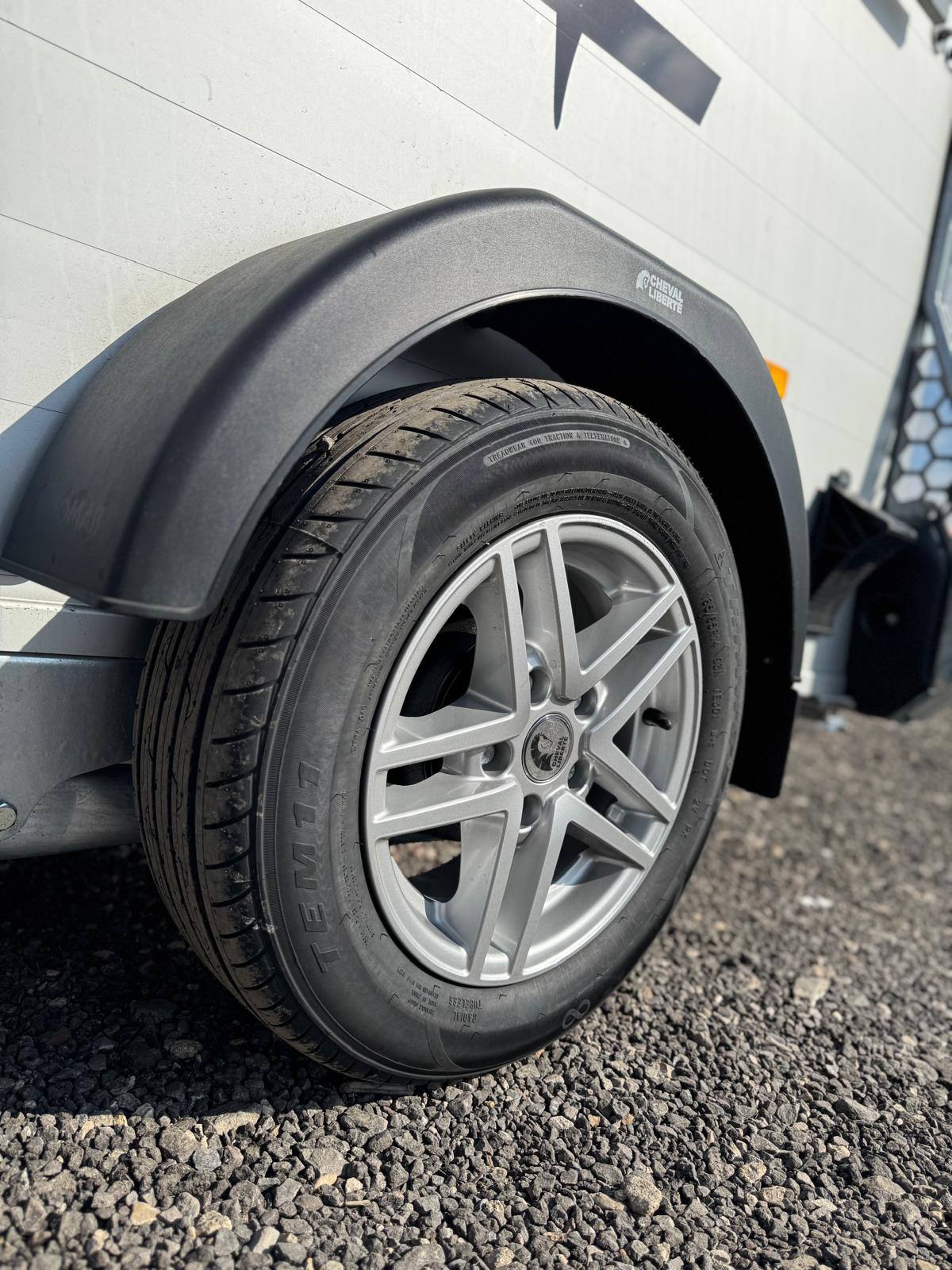 Cheval Liberte Touring XL Horse Trailer with Tack Room Double Horse Box Trailer