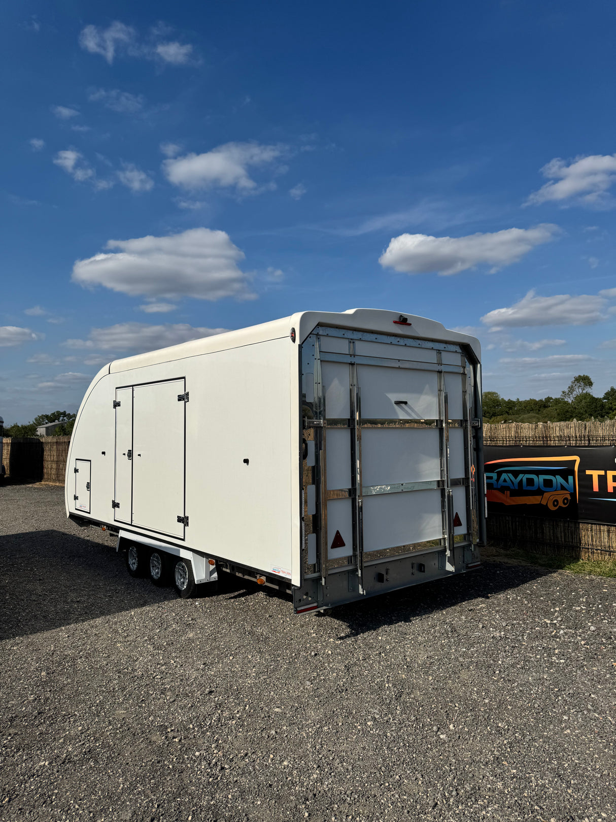 2022 Woodford RL6011 Enclosed Tilt Car Transporter Trailer 18′ X 7′ 8” 5.5m x 2.3m