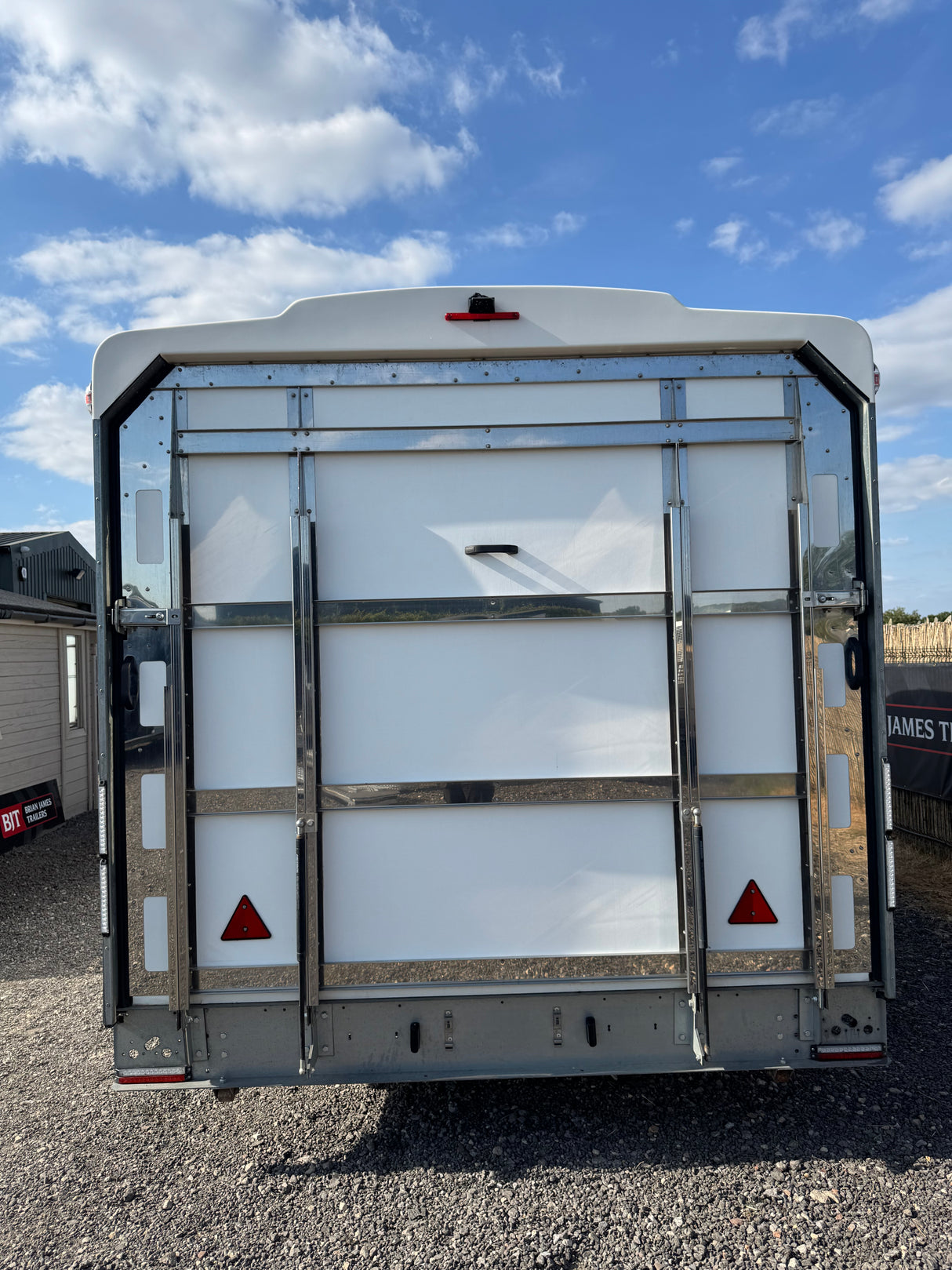 2022 Woodford RL6011 Enclosed Tilt Car Transporter Trailer 18′ X 7′ 8” 5.5m x 2.3m