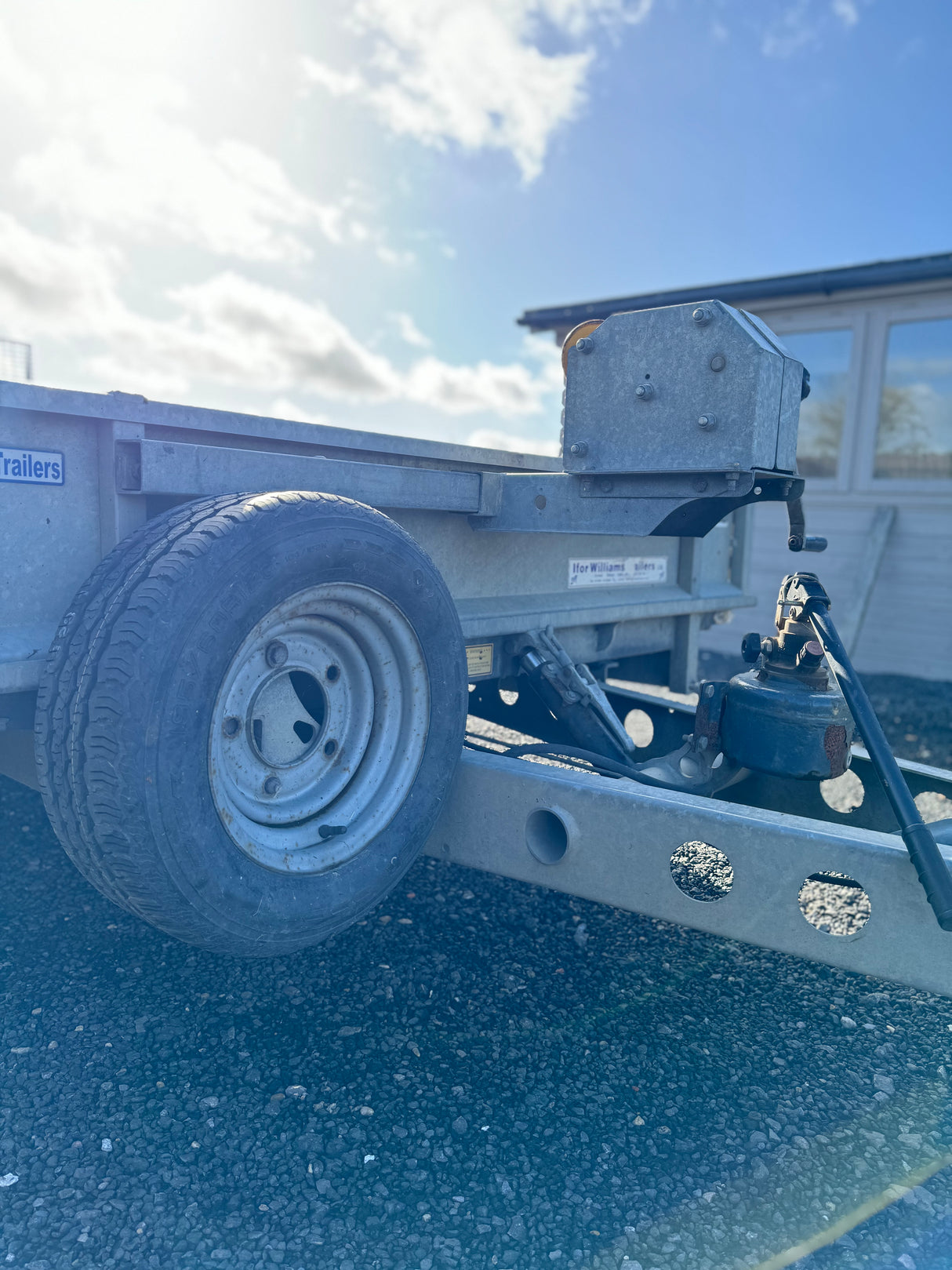 Ifor Williams 13' 1" TB4021-352 Tiltbed Trailer With Winch, Sides & Mesh Ramp