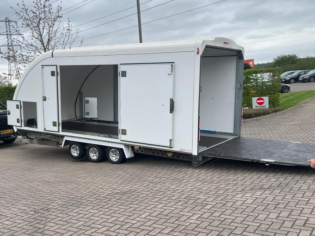 2022 Woodford RL6011 Enclosed Tilt Car Transporter Trailer 18′ X 7′ 8” 5.5m x 2.3m